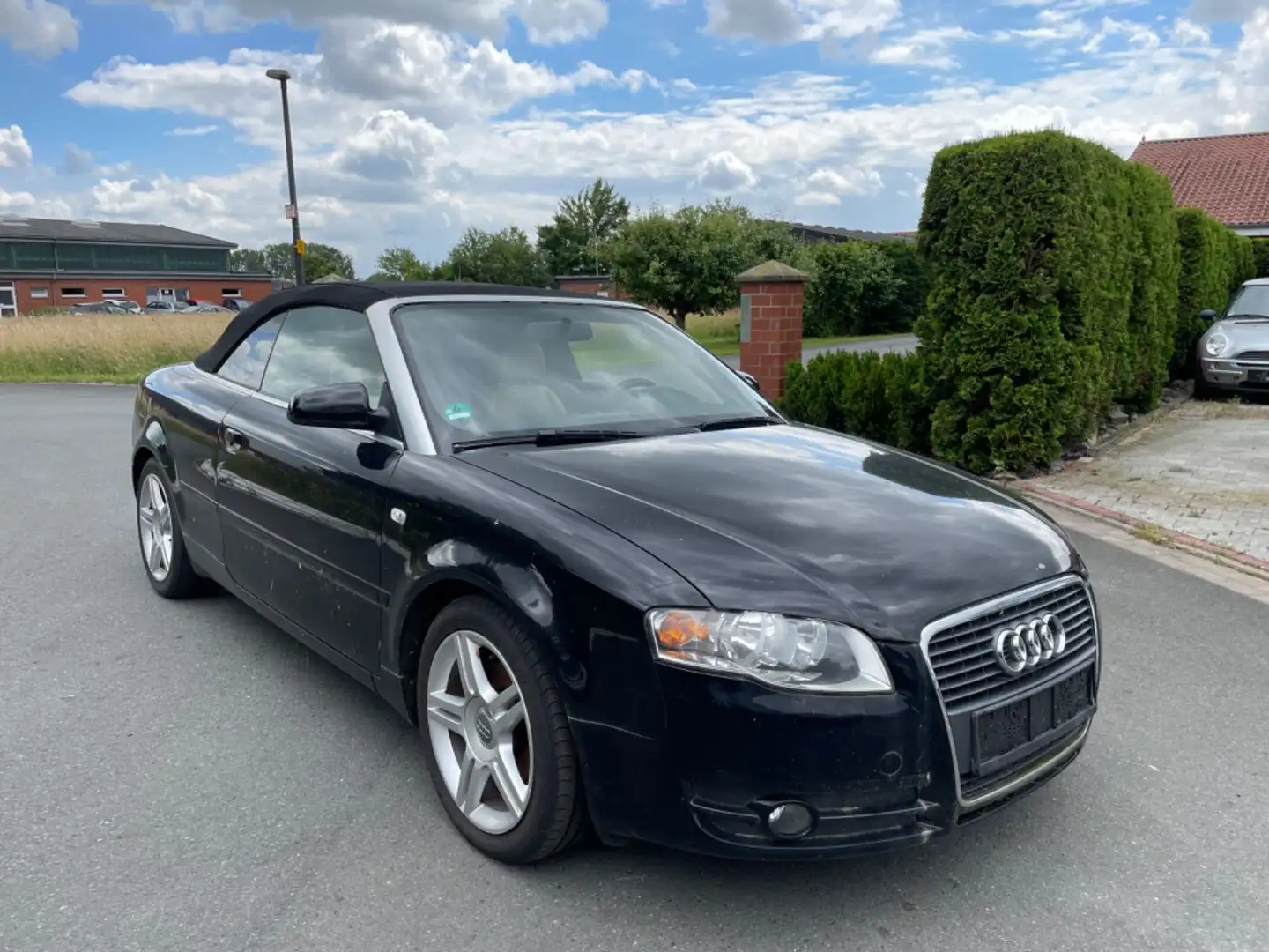 Audi A4 Cabriolet 2.0 TDI Schwarz - 2