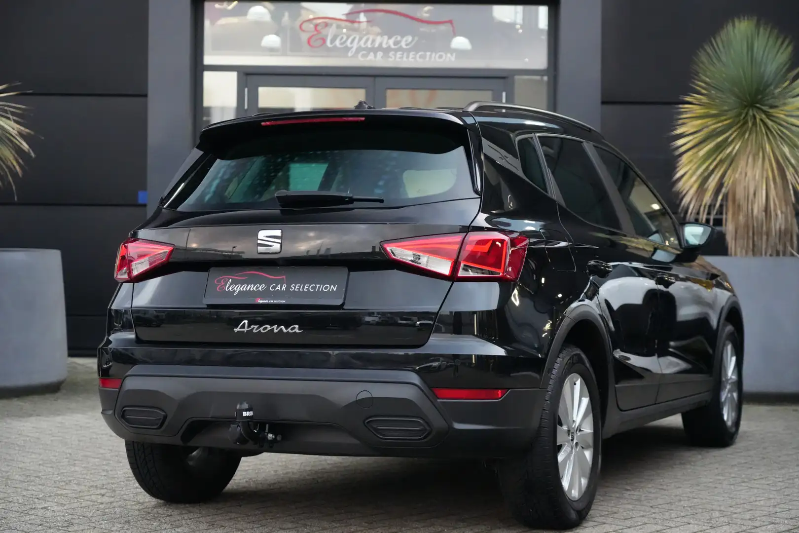 SEAT Arona 1.0 TSI Style Business Connect 96pk Navigatie/Came Black - 2