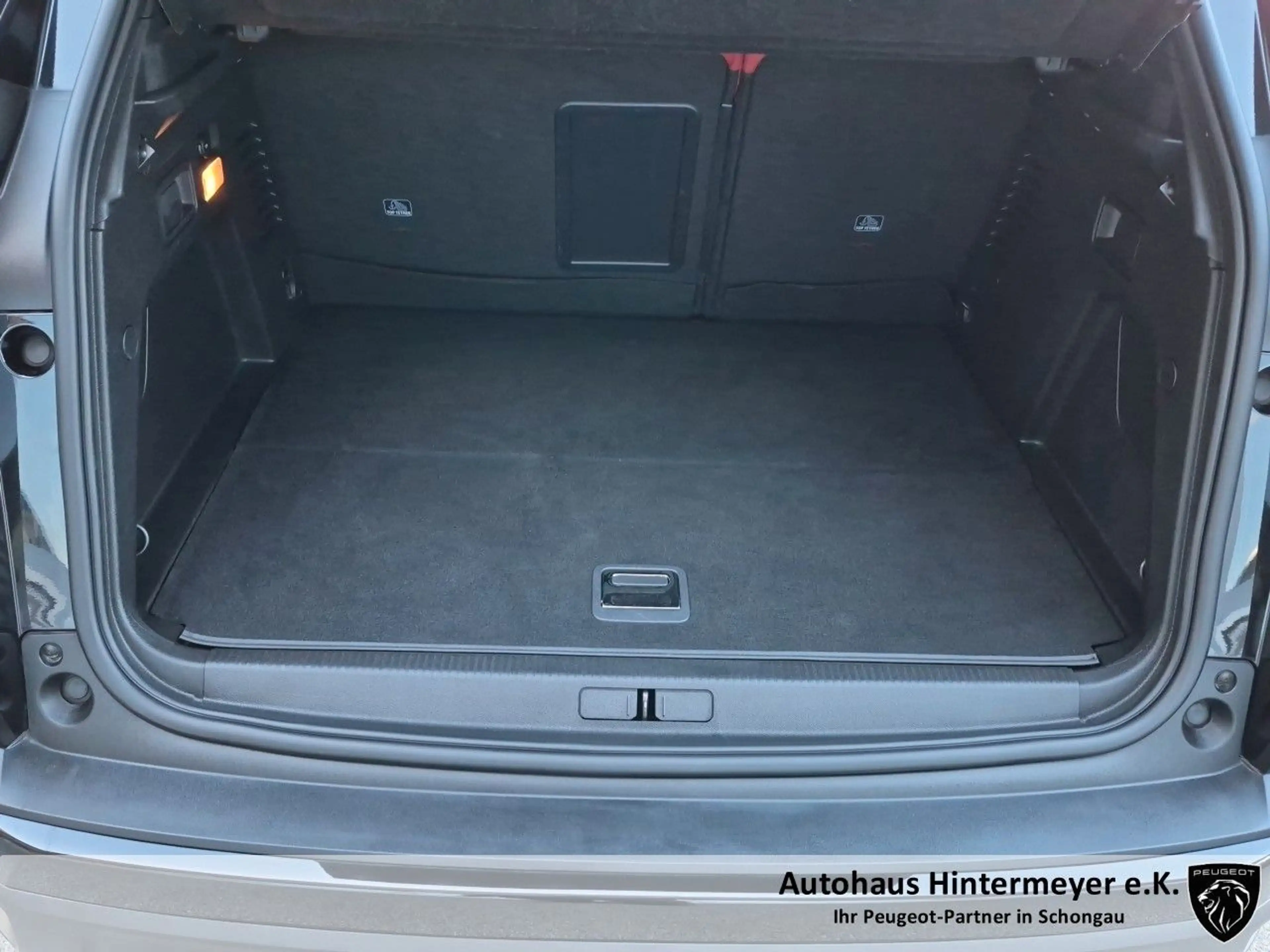 Peugeot 3008 Hybrid 225 GT — photo 6