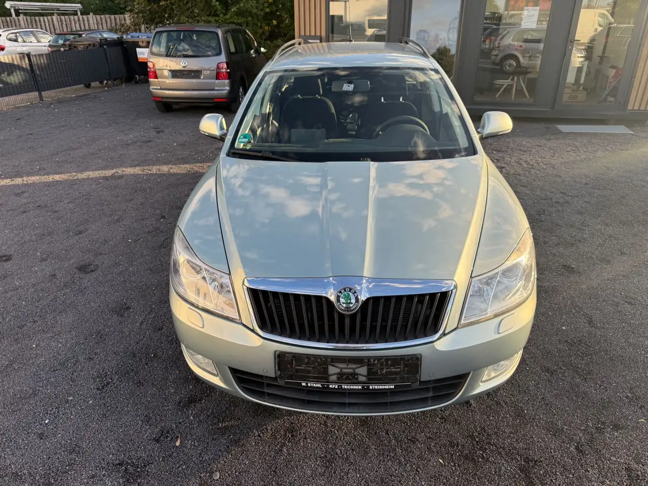 Skoda Octavia Combi Ambiente PDC, TÜV neu, Allwetter — photo 1 of 11
