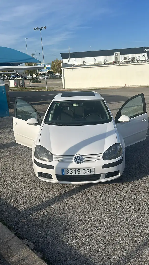 Volkswagen Golf 2.0TDI Highline - 1