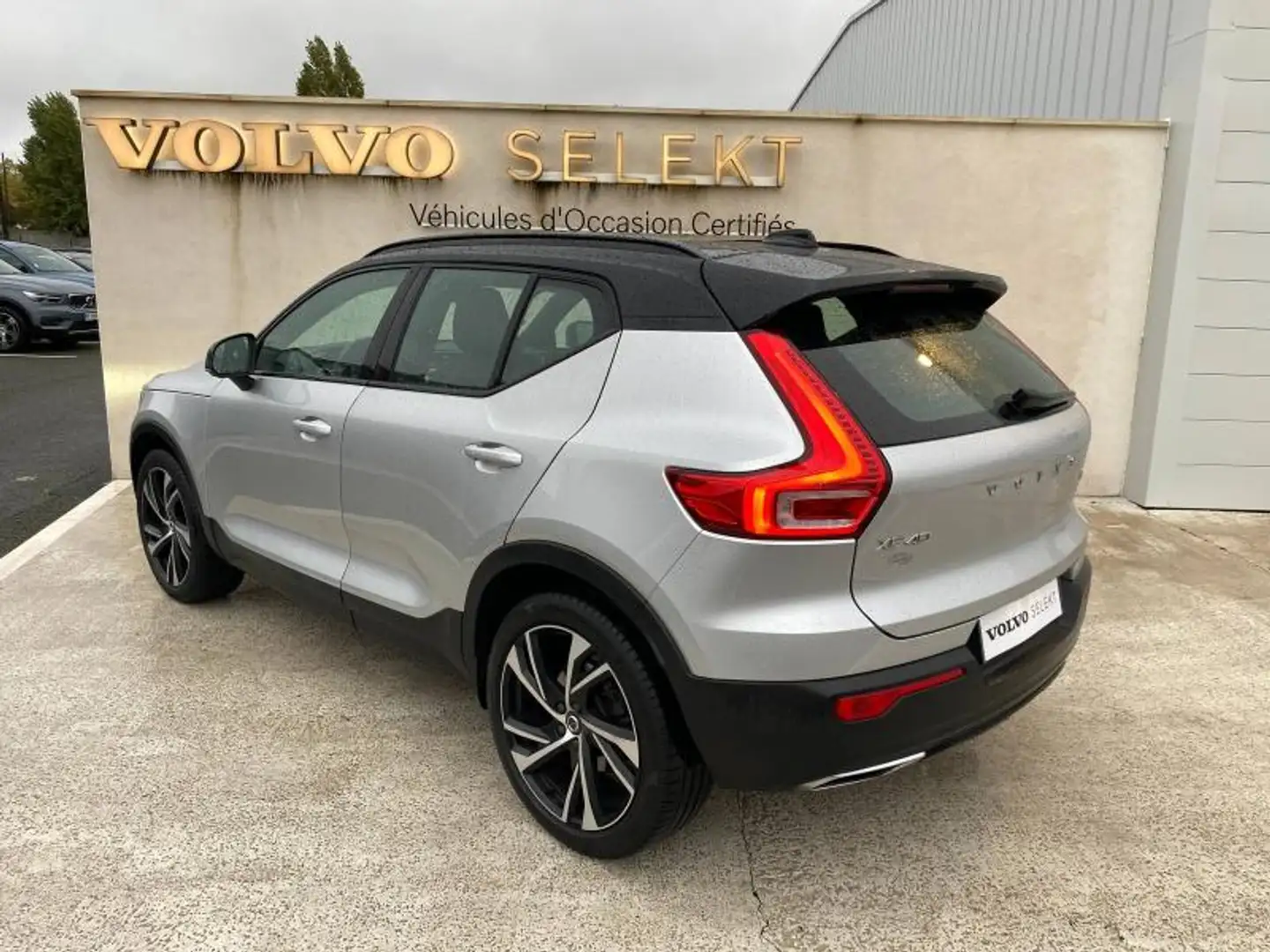 Volvo XC40 D4 AdBlue AWD 190ch R-Design Geartronic 8 - 2