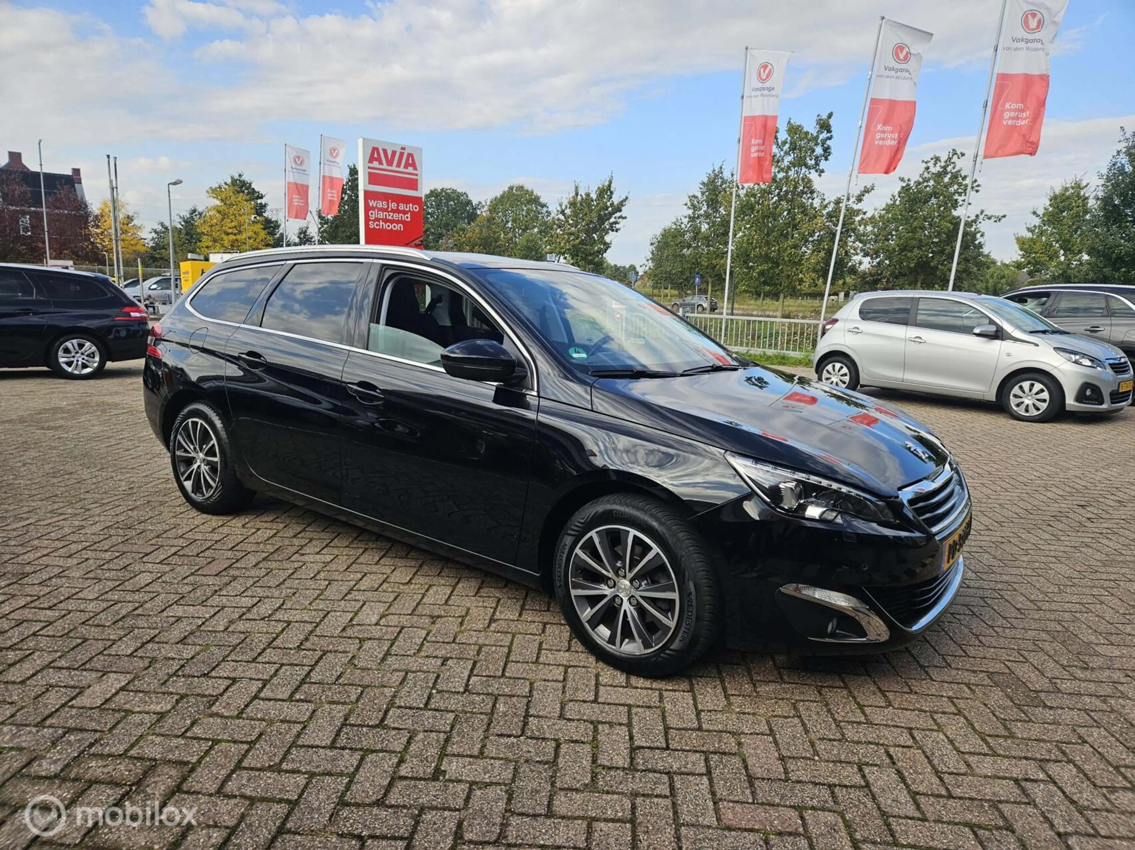 Peugeot 308 SW 1.2 PureTech Allure — photo 5