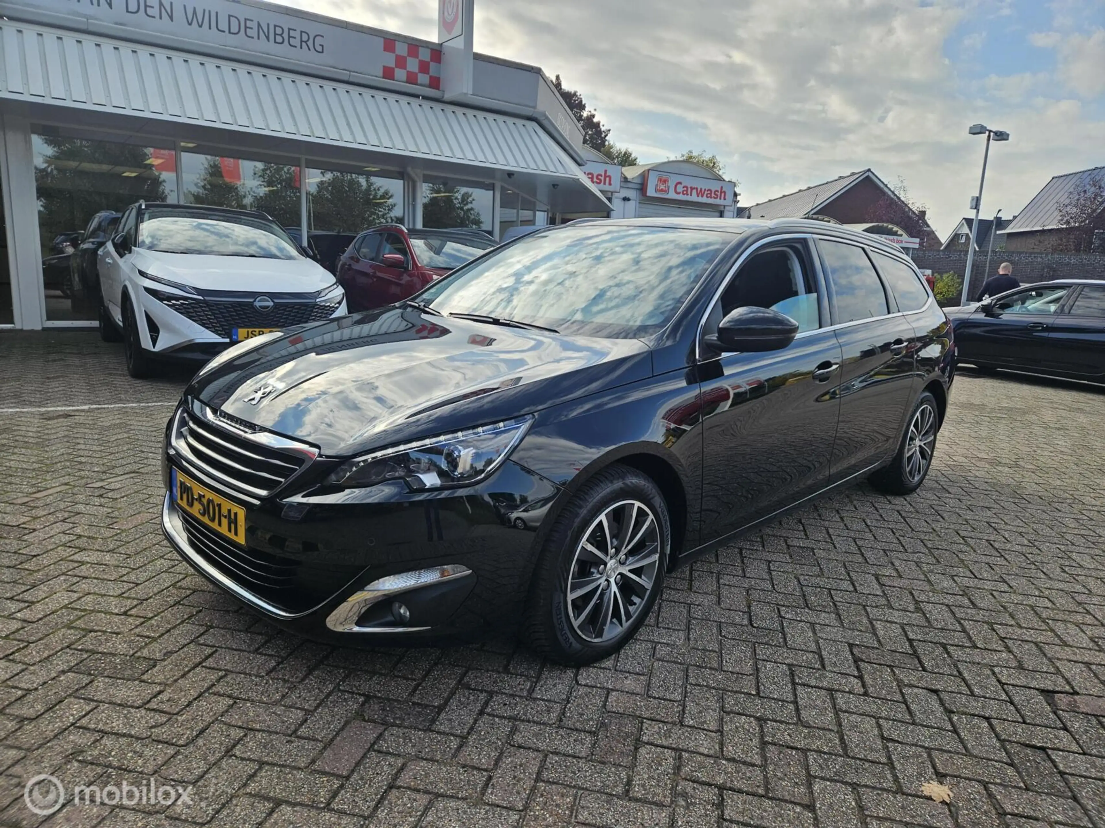 Peugeot 308 SW 1.2 PureTech Allure — photo 3