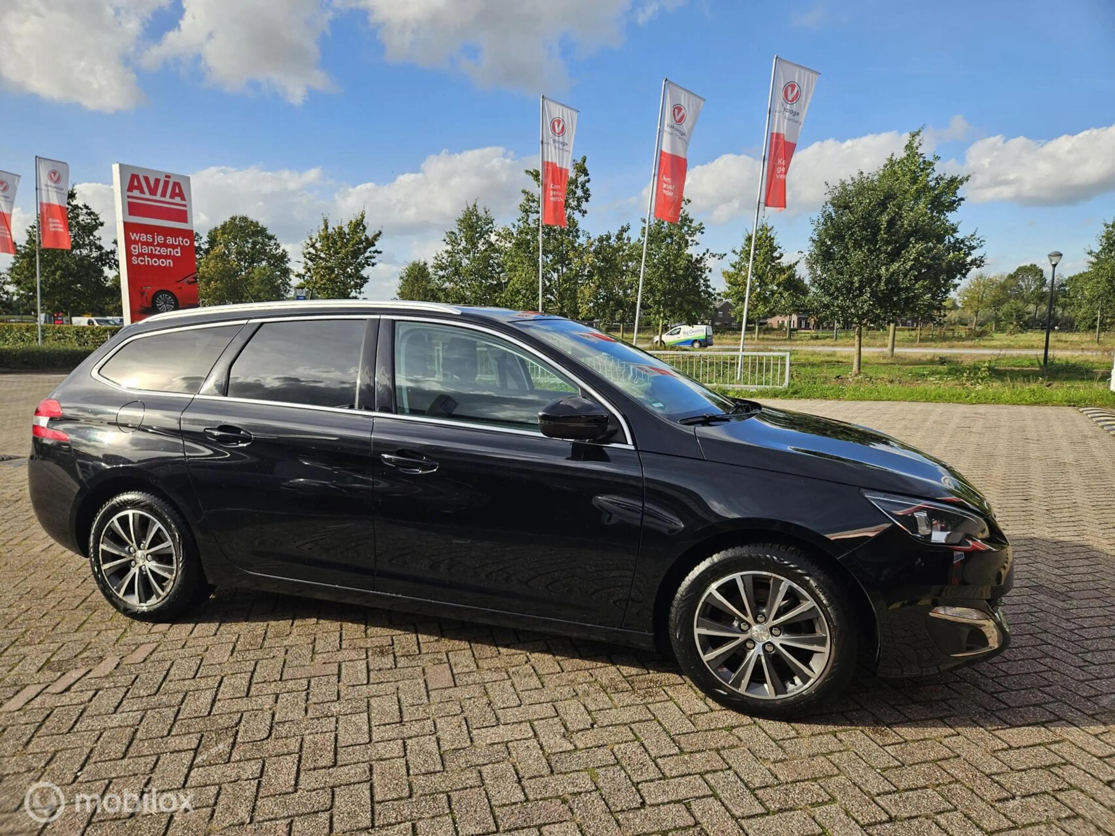 Peugeot 308 SW 1.2 PureTech Allure — photo 2