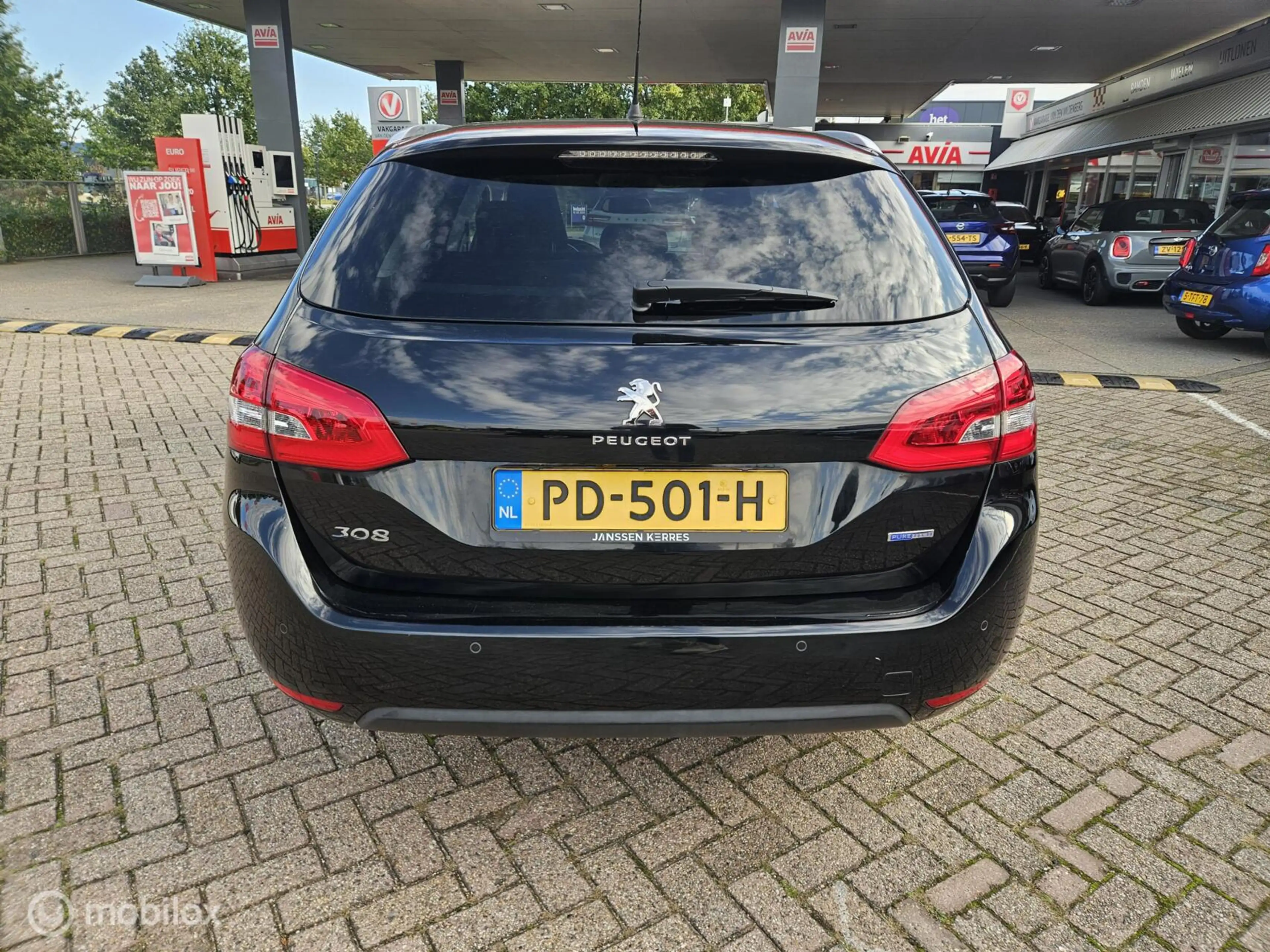 Peugeot 308 SW 1.2 PureTech Allure — photo 8