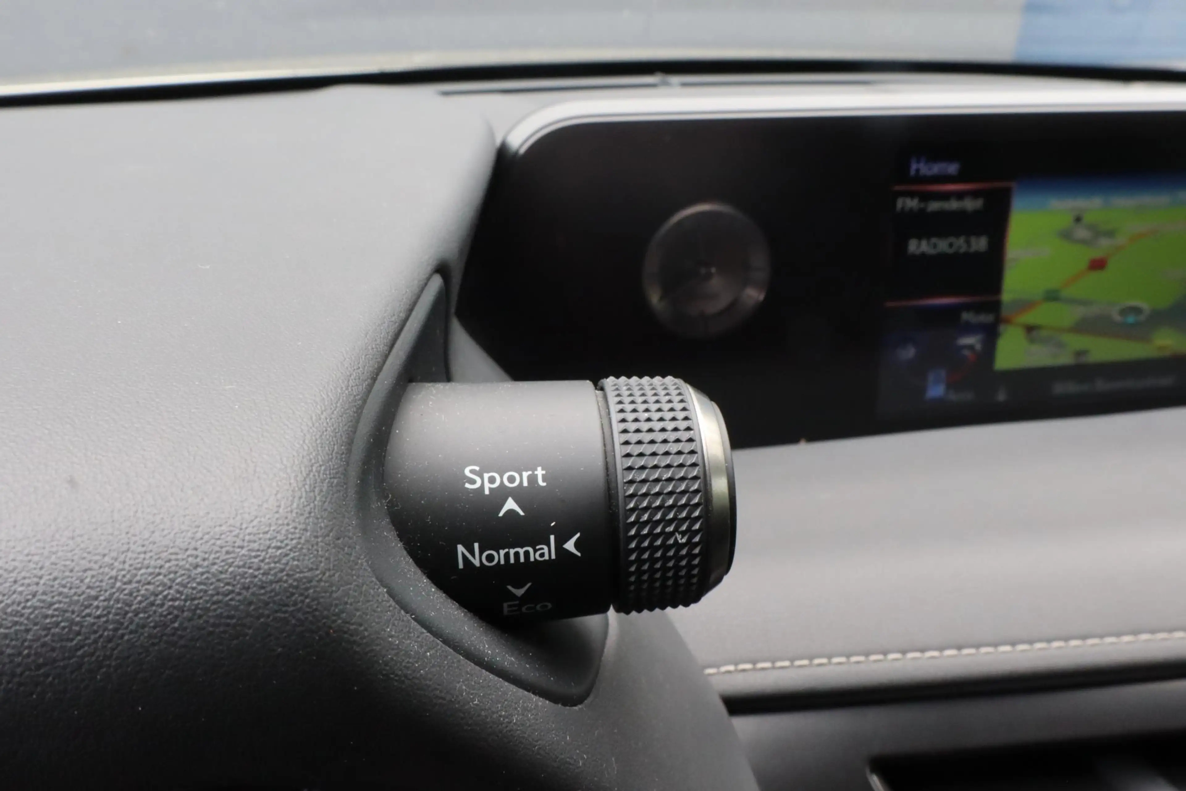 Lexus UX 250h F Sport First Edition | Achteruitrijcamera | 2 Eig — photo 17