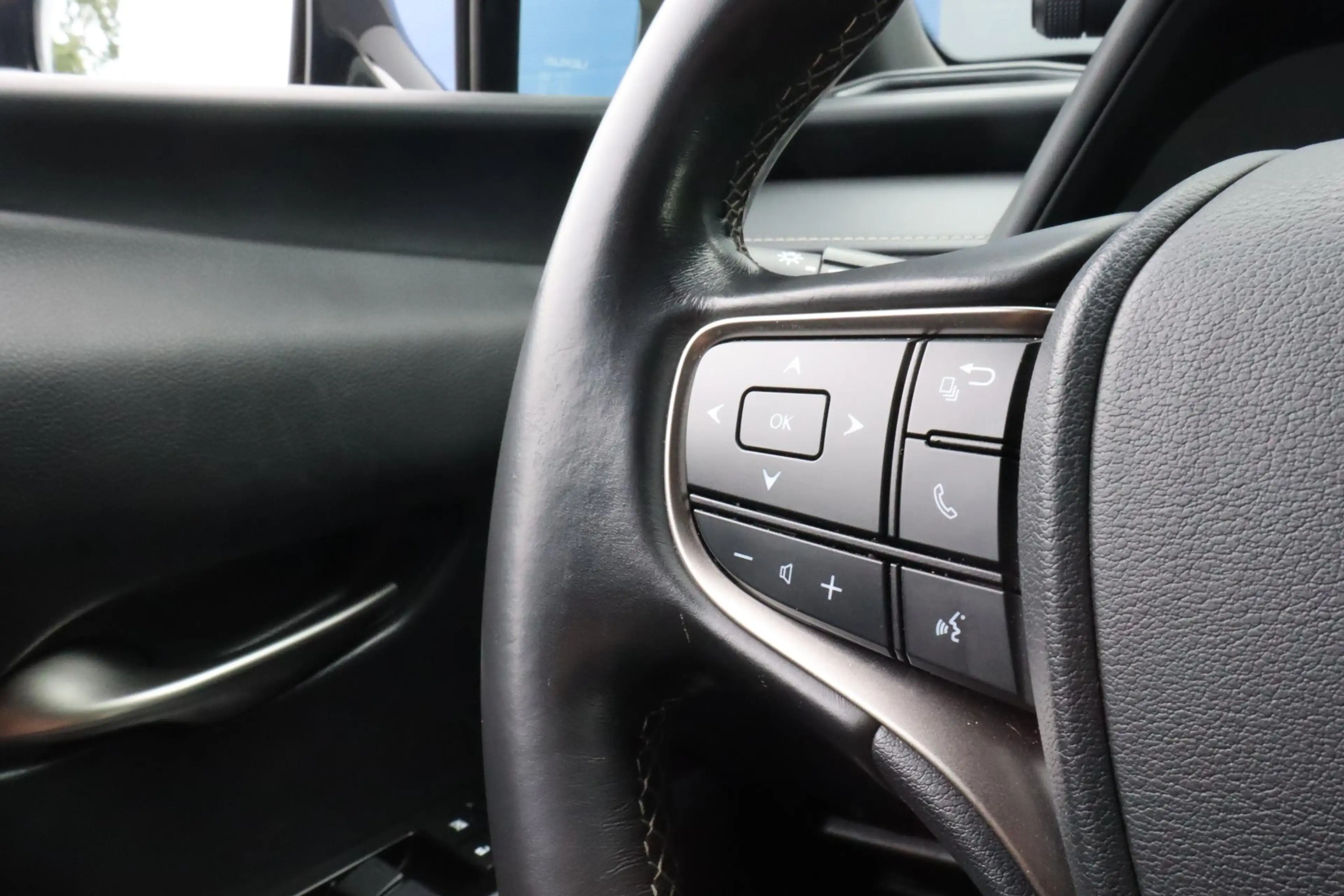 Lexus UX 250h F Sport First Edition | Achteruitrijcamera | 2 Eig — photo 15