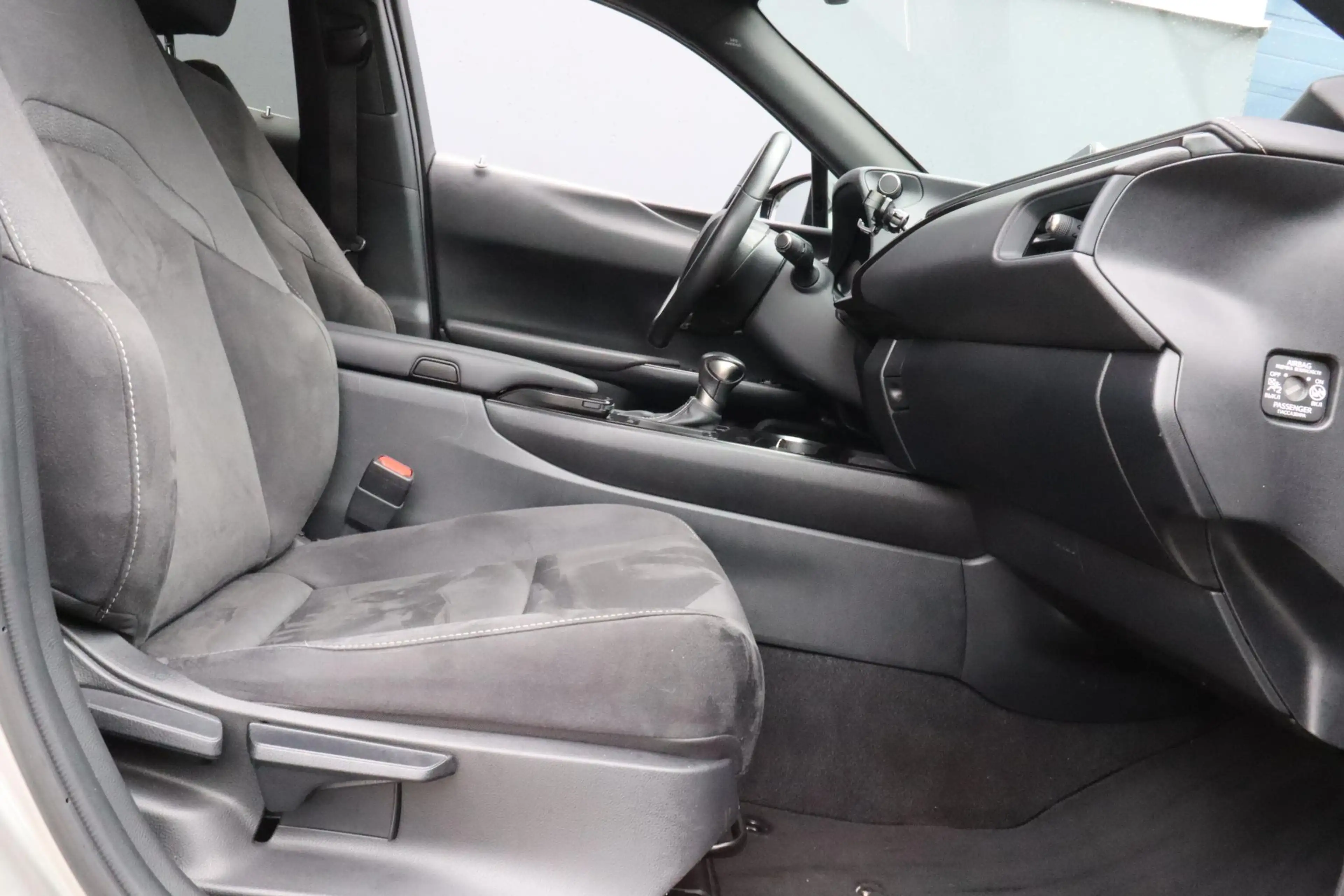 Lexus UX 250h F Sport First Edition | Achteruitrijcamera | 2 Eig — photo 20