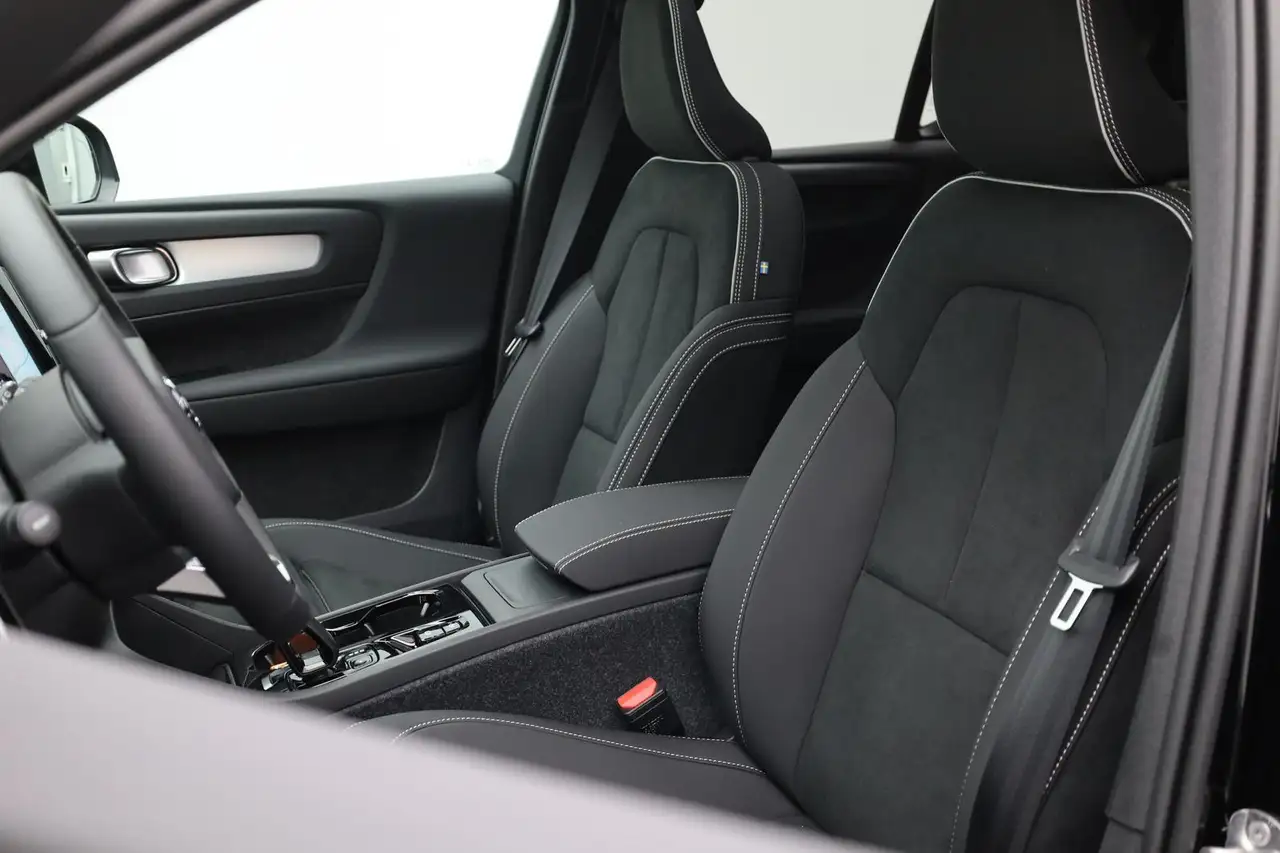 Volvo XC40 2026 — фото 15