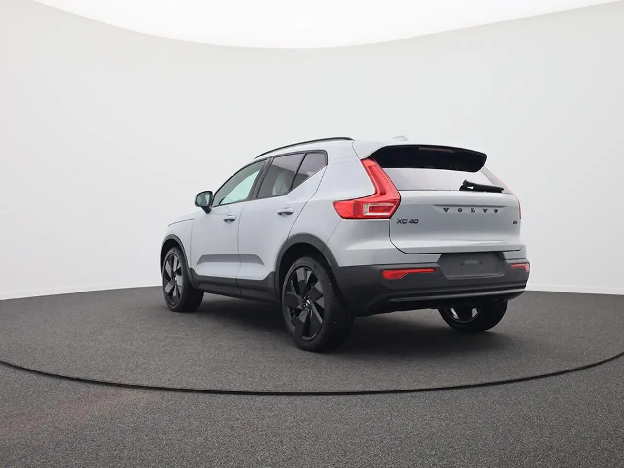 Volvo XC40 2026