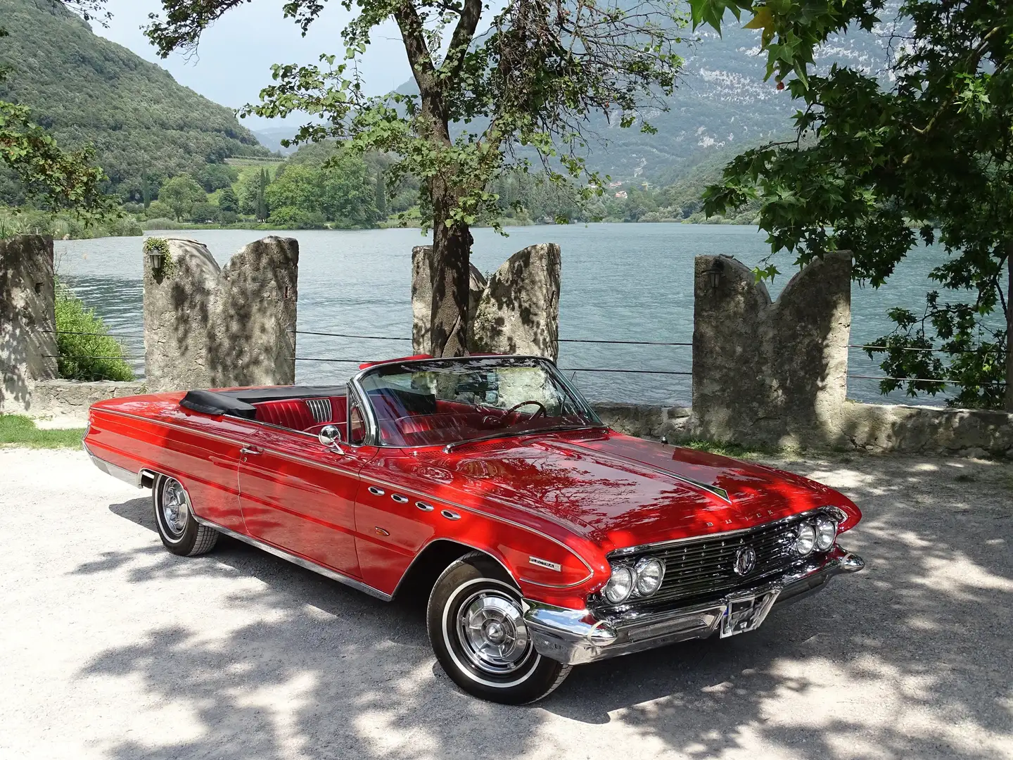 Buick Electra 225 Convertible Rosso - 1
