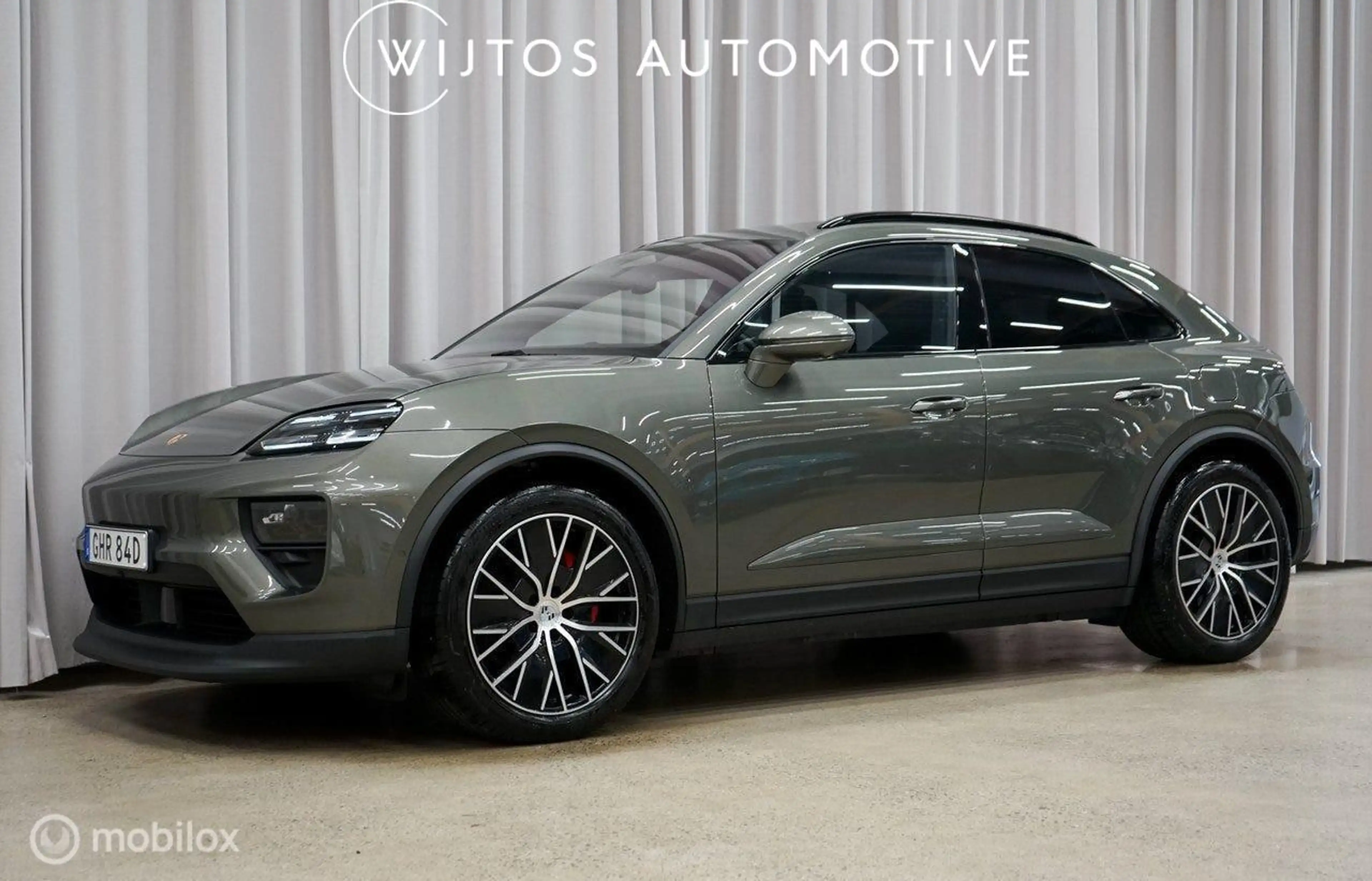 Porsche Macan 4 S 100 kWh, luchtv, 4WS, pano, trekhaak