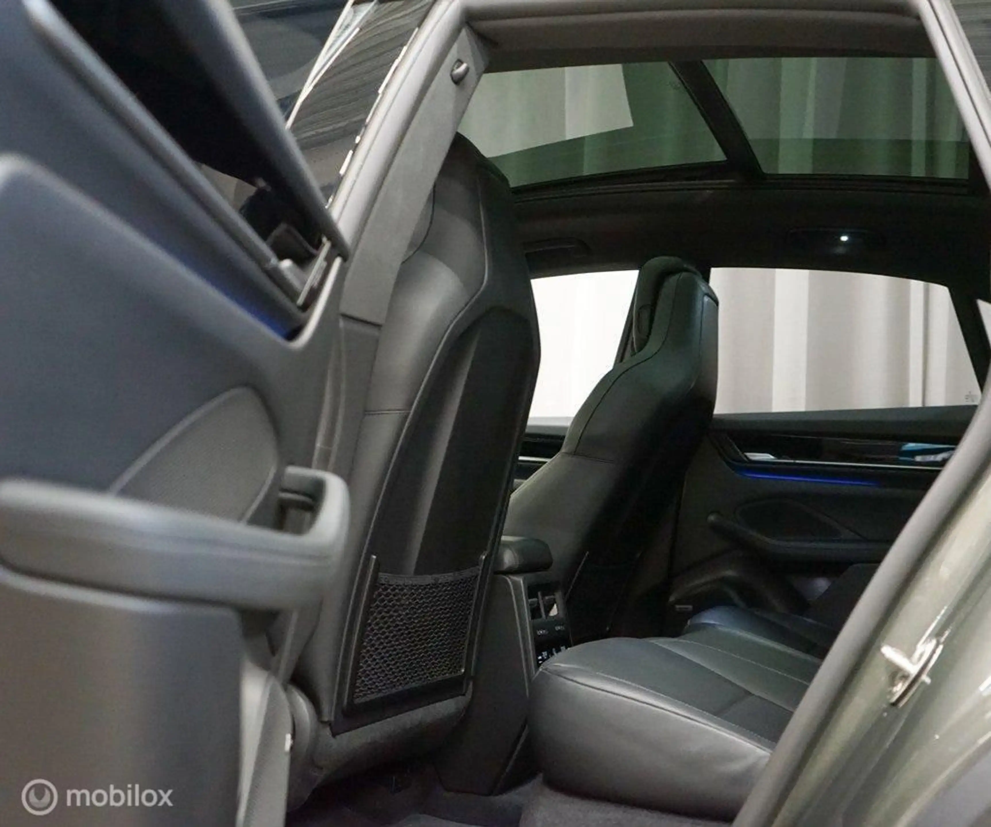 Porsche Macan 4 S 100 kWh, luchtv, 4WS, pano, trekhaak — photo 13