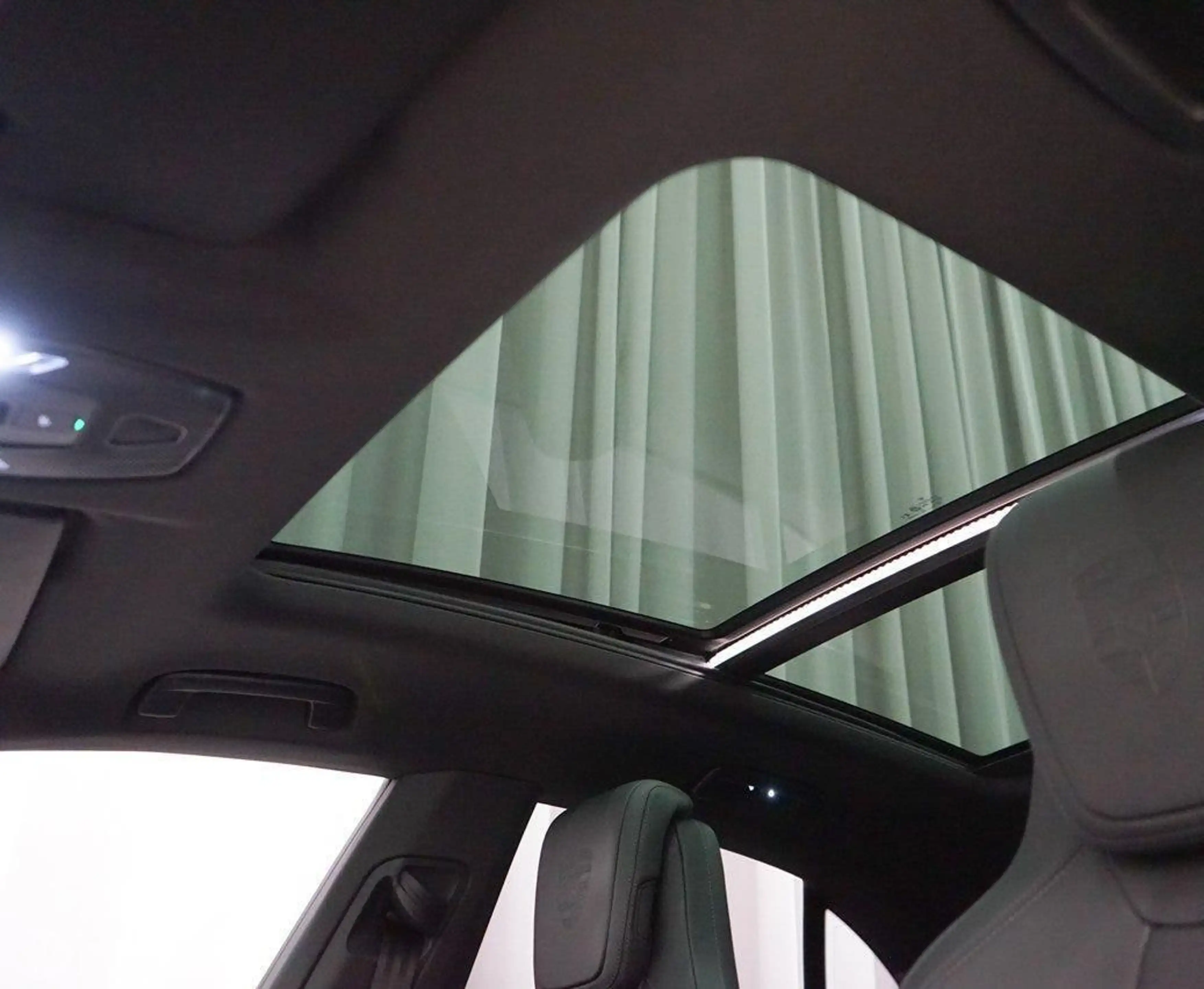 Porsche Macan 4 S 100 kWh, luchtv, 4WS, pano, trekhaak — photo 12