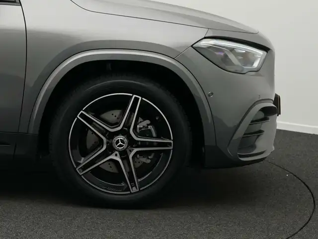 Mercedes-Benz Gla view 8