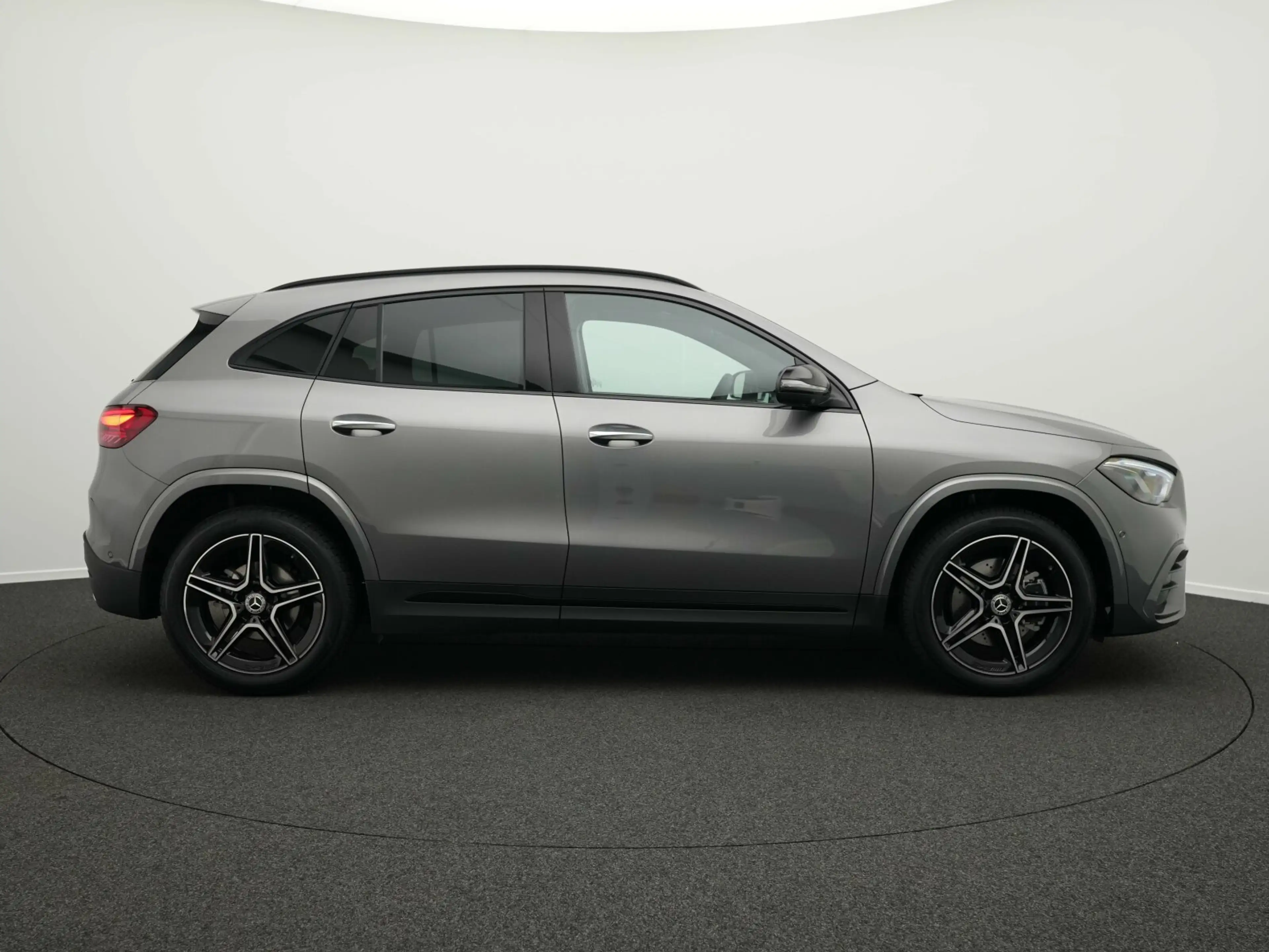 Mercedes-Benz GLA 180 GLA 180  AMG Line Navi/Pano.-Dach/Keyless-Go/Klima — photo 5