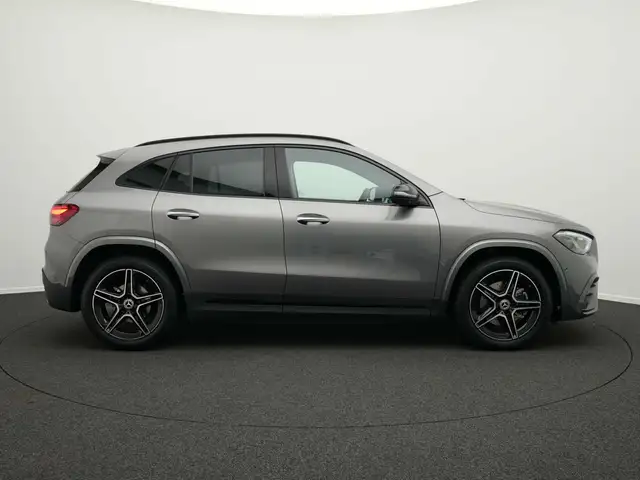 Mercedes-Benz Gla view 5
