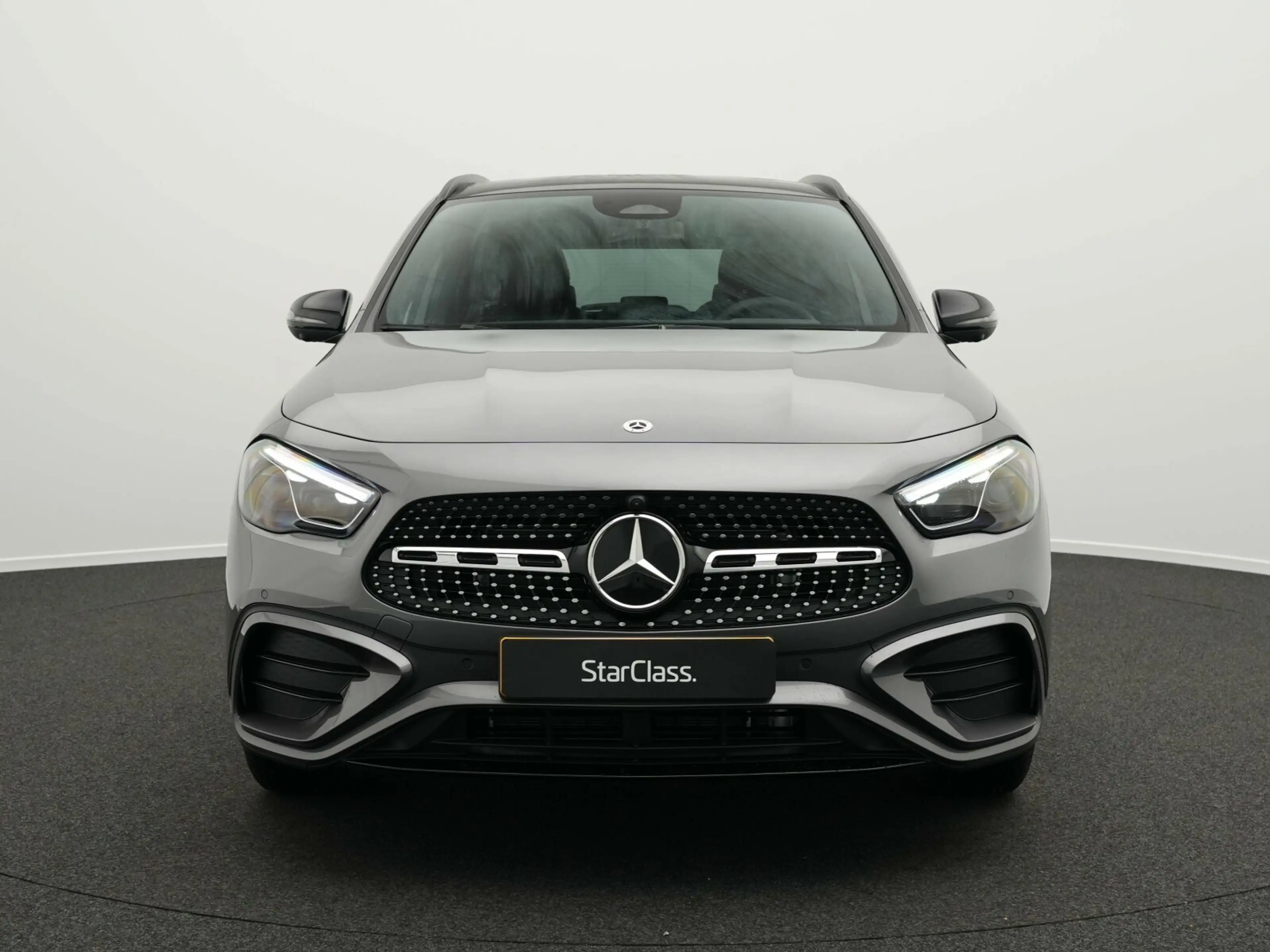 Mercedes-Benz GLA 180 GLA 180  AMG Line Navi/Pano.-Dach/Keyless-Go/Klima — photo 2