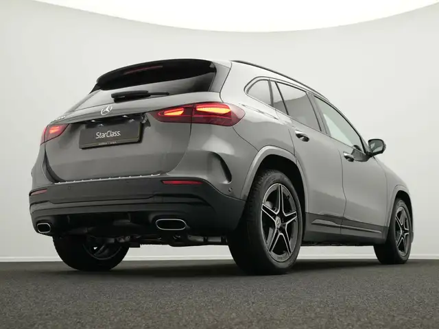 Mercedes-Benz Gla view 11