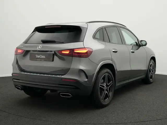 Mercedes-Benz Gla view 3