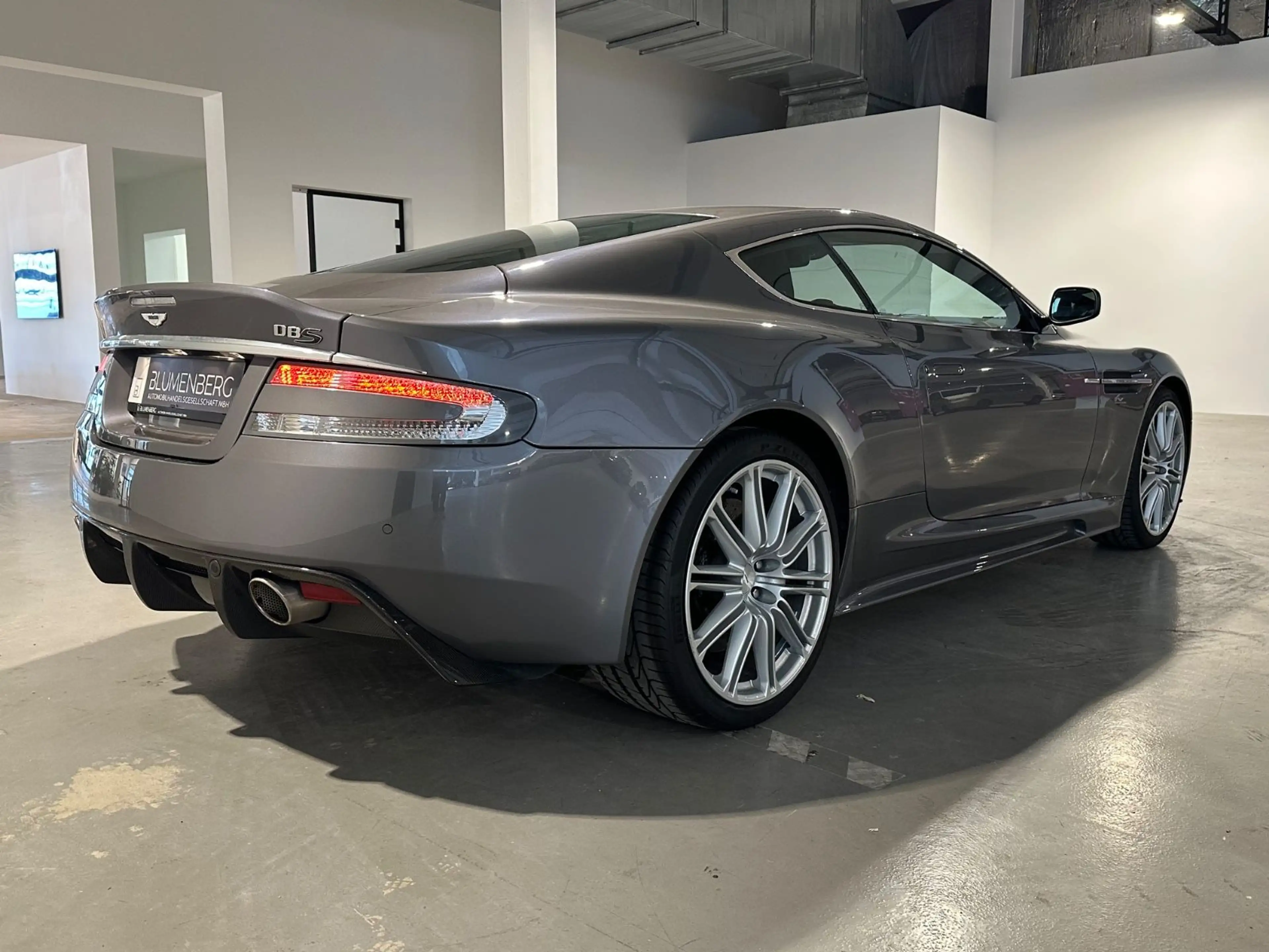 Aston Martin DBS 5.9 V12*Casino Royale,Carbon,Keram.,Schalter — photo 3
