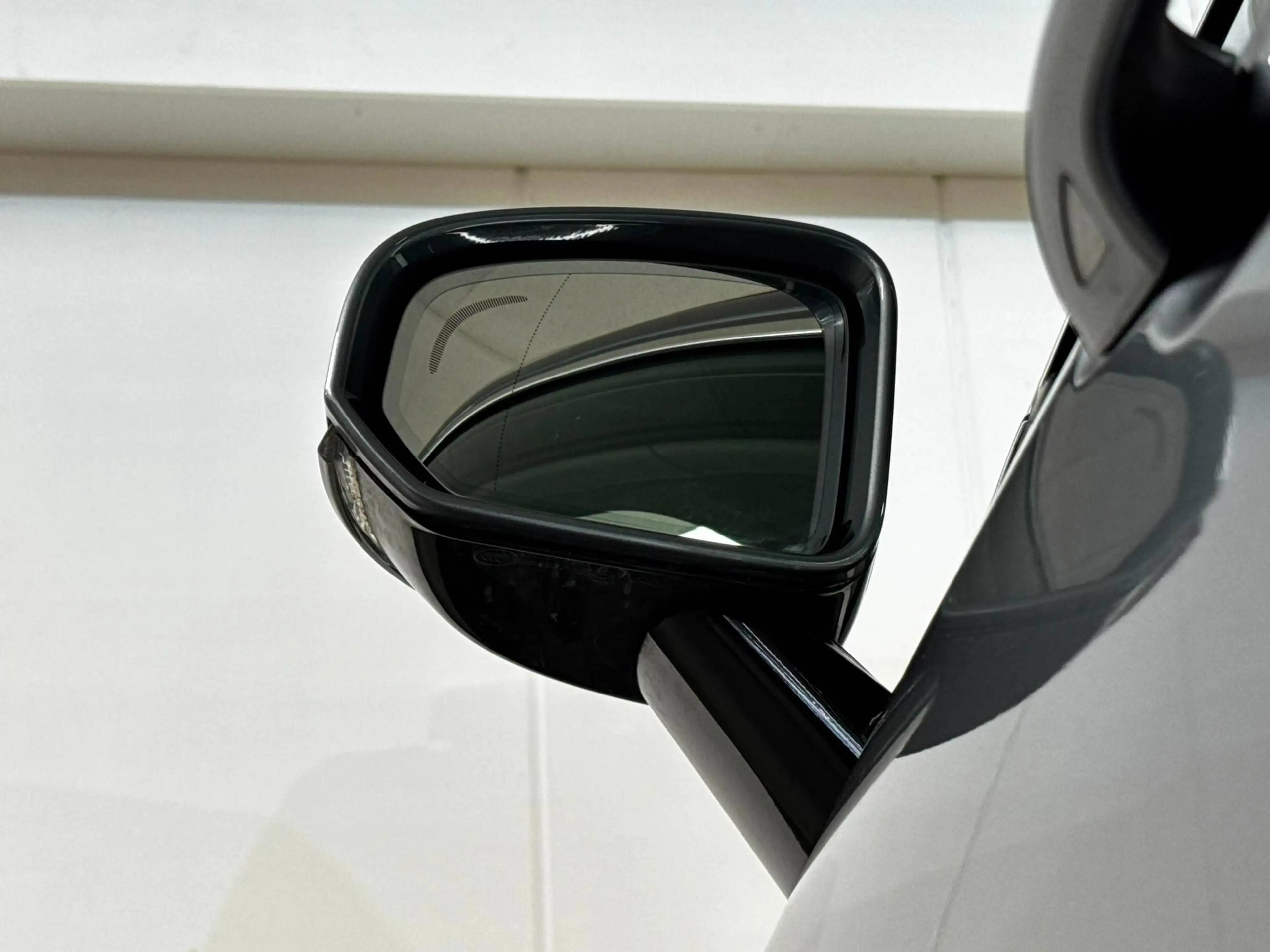 Volvo V60 2.0 T8 PHEV INSCRIPTION GEARTRONIC TO PANO HEAD UP CAMERA GPS FULL OPTIONS — photo 8