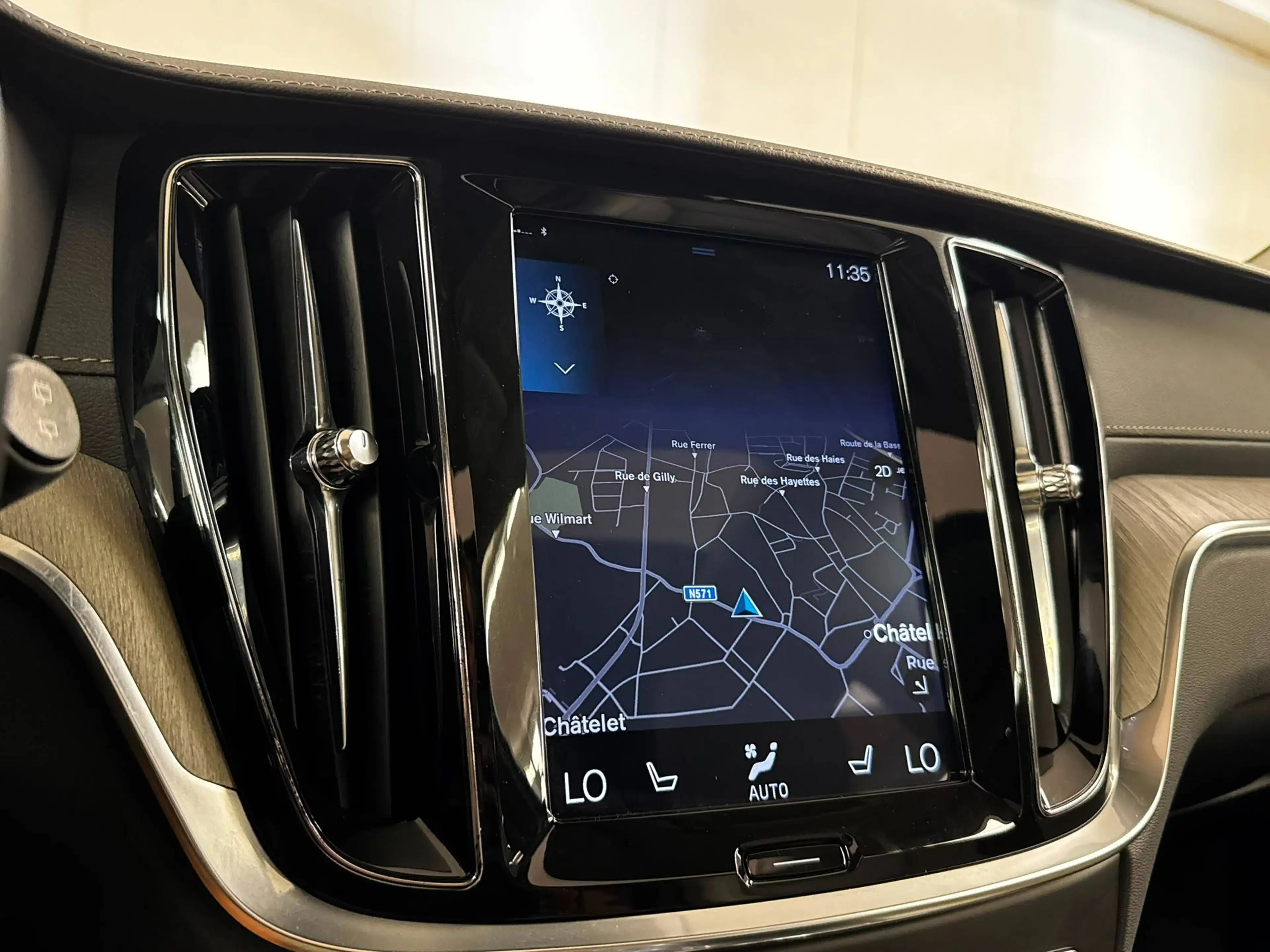 Volvo V60 2.0 T8 PHEV INSCRIPTION GEARTRONIC TO PANO HEAD UP CAMERA GPS FULL OPTIONS — photo 15