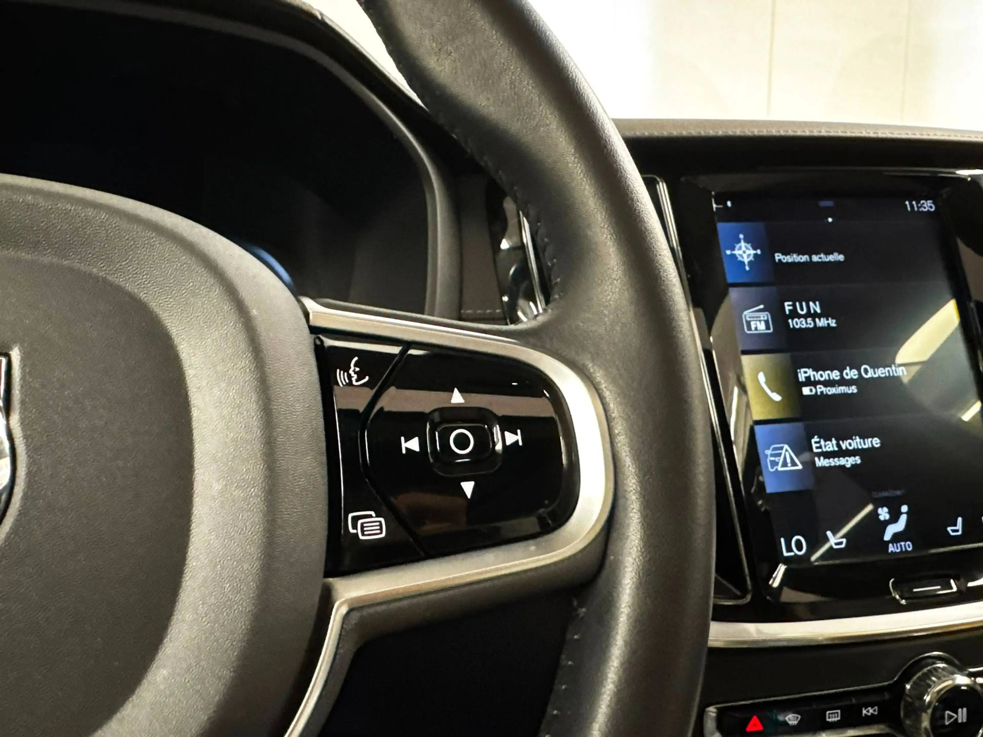 Volvo V60 2.0 T8 PHEV INSCRIPTION GEARTRONIC TO PANO HEAD UP CAMERA GPS FULL OPTIONS — photo 14