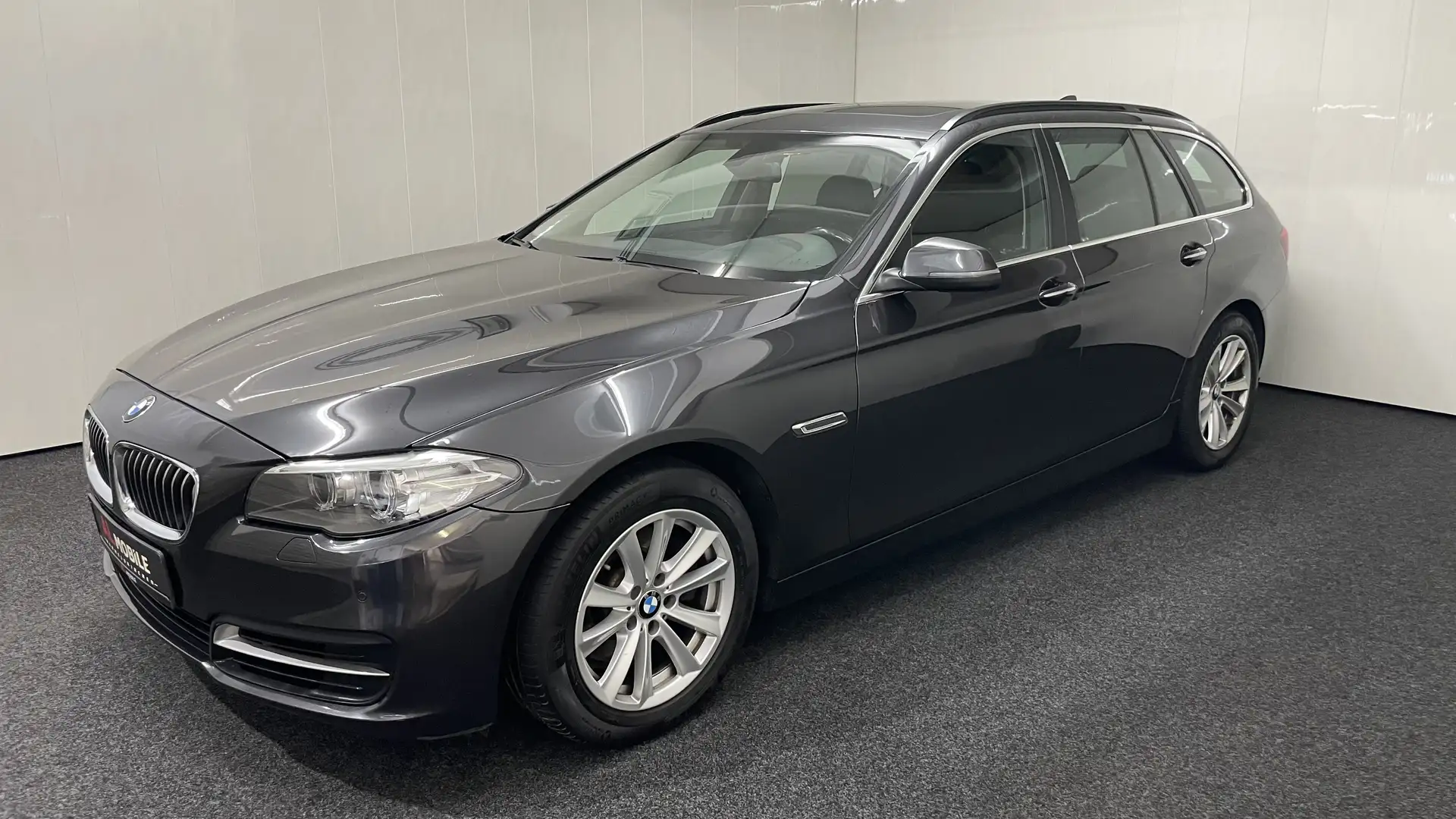 BMW 520 520 d Automatik Aus 1.Hand XENON SHZ NAVI PDC TEMP Grijs - 1