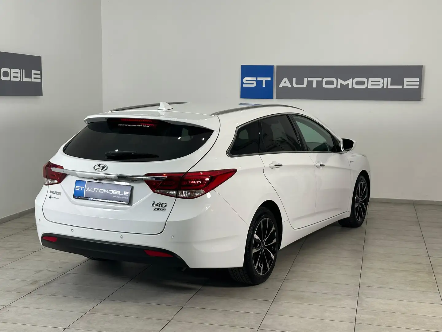 Hyundai i40 blue Style Aut. // KAMERA // NAVI // SITZHEIZUNG Weiß - 2