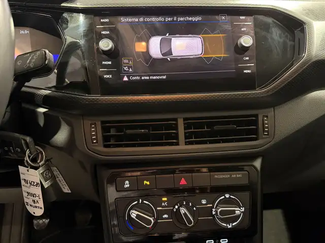 Volkswagen T-Cross view 13