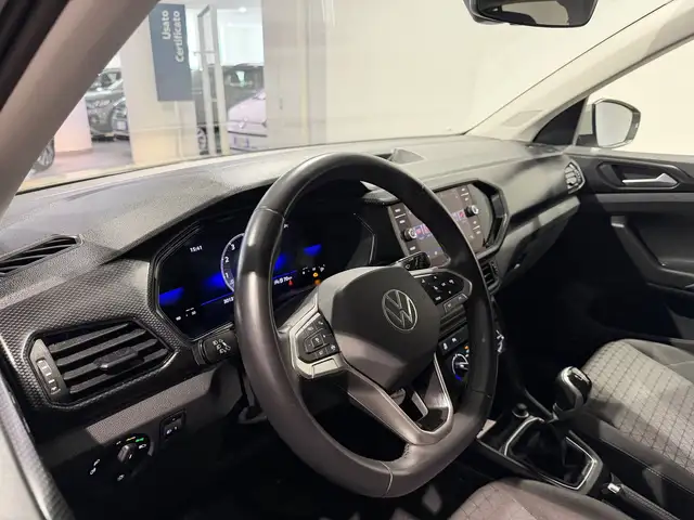 Volkswagen T-Cross view 8