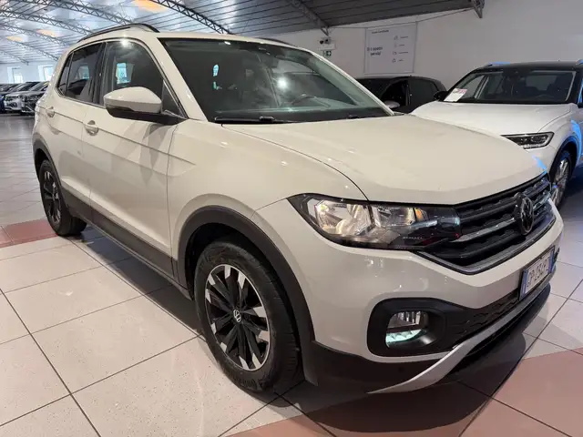 Volkswagen T-Cross view 6