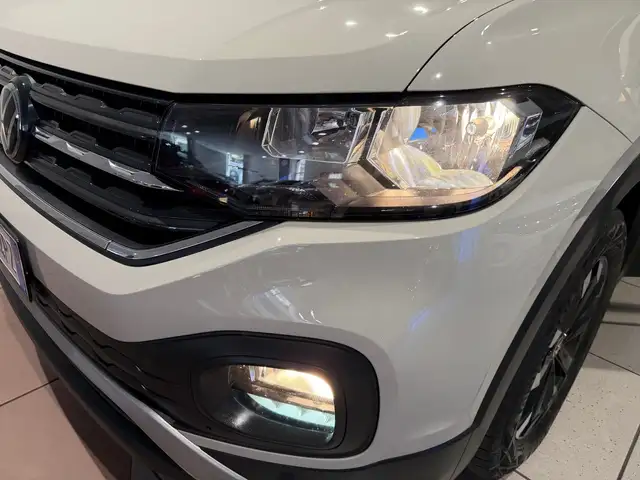 Volkswagen T-Cross view 15
