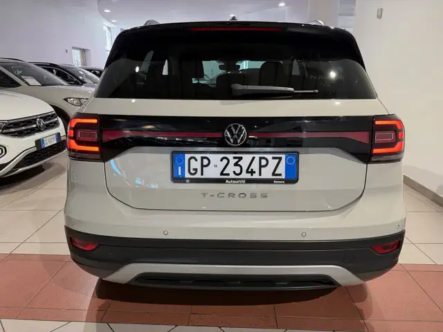 Volkswagen T-Cross view 4
