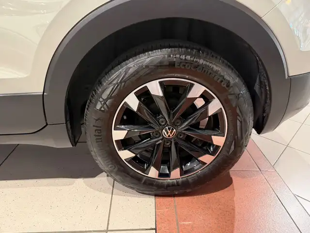 Volkswagen T-Cross view 14