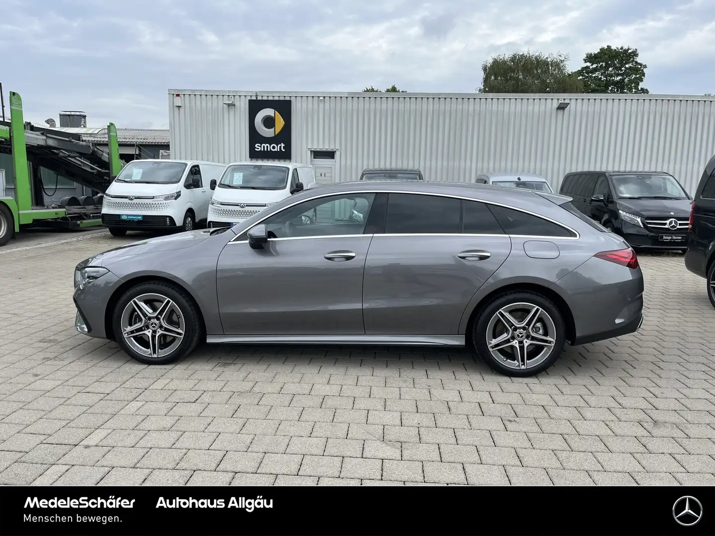 Mercedes-Benz CLA 250 CLA 250 e Shooting Brake AMG Premium Pano NP68 LED Grau - 2