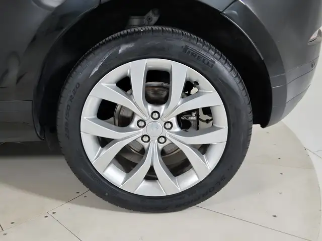Land Rover Range Rover Evoque view 9