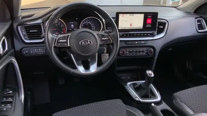 Kia cee'd 5p 1.0 T-GDi Concept 2021, foto 9