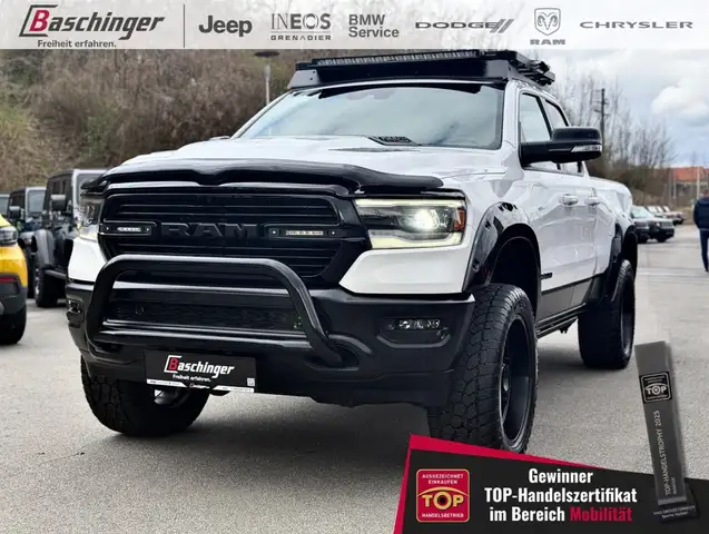 Dodge RAM Quad Cab Laramie Night Ansicht 1