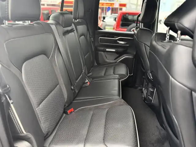 Dodge RAM Quad Cab Laramie Night Ansicht 11