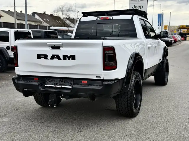 Dodge RAM Quad Cab Laramie Night Ansicht 9