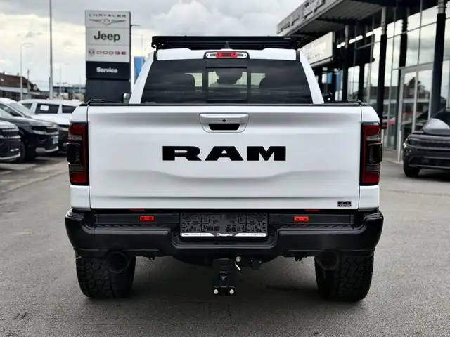 Dodge RAM Quad Cab Laramie Night Ansicht 8