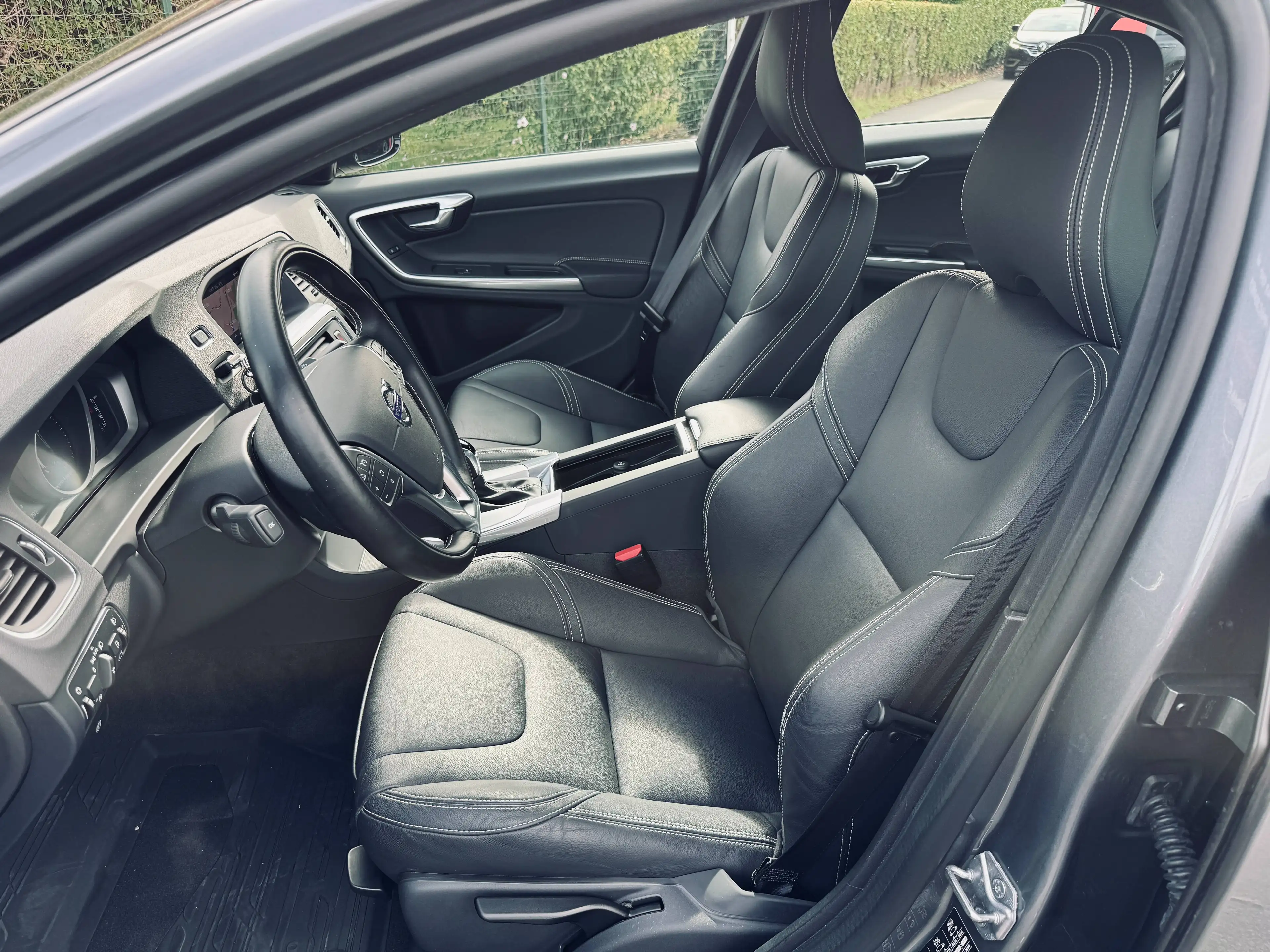 Volvo S60 S60 1.5 T2 Essence, Automatique, Faible km, Garantie 1 an — photo 13