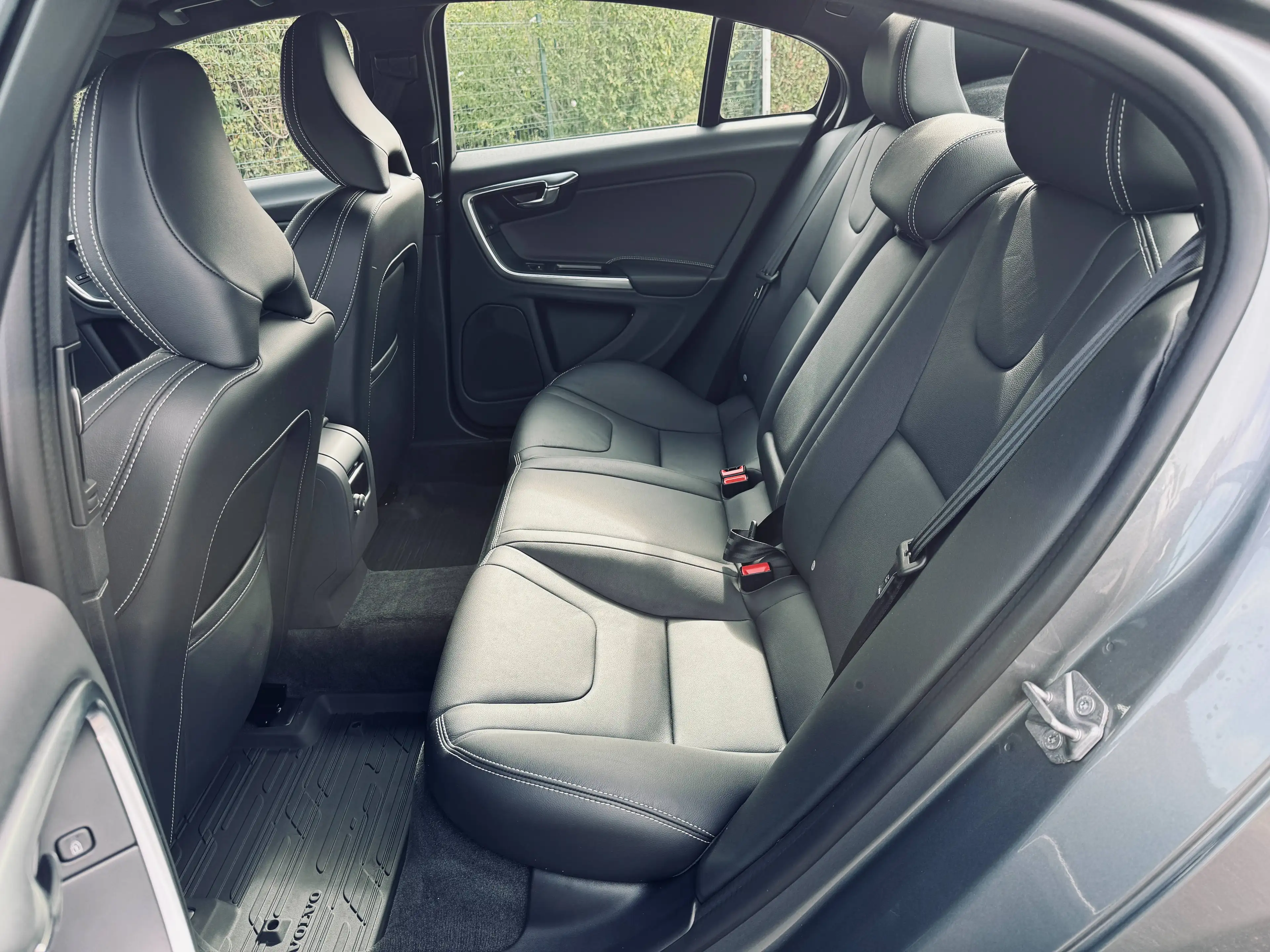Volvo S60 S60 1.5 T2 Essence, Automatique, Faible km, Garantie 1 an — photo 14
