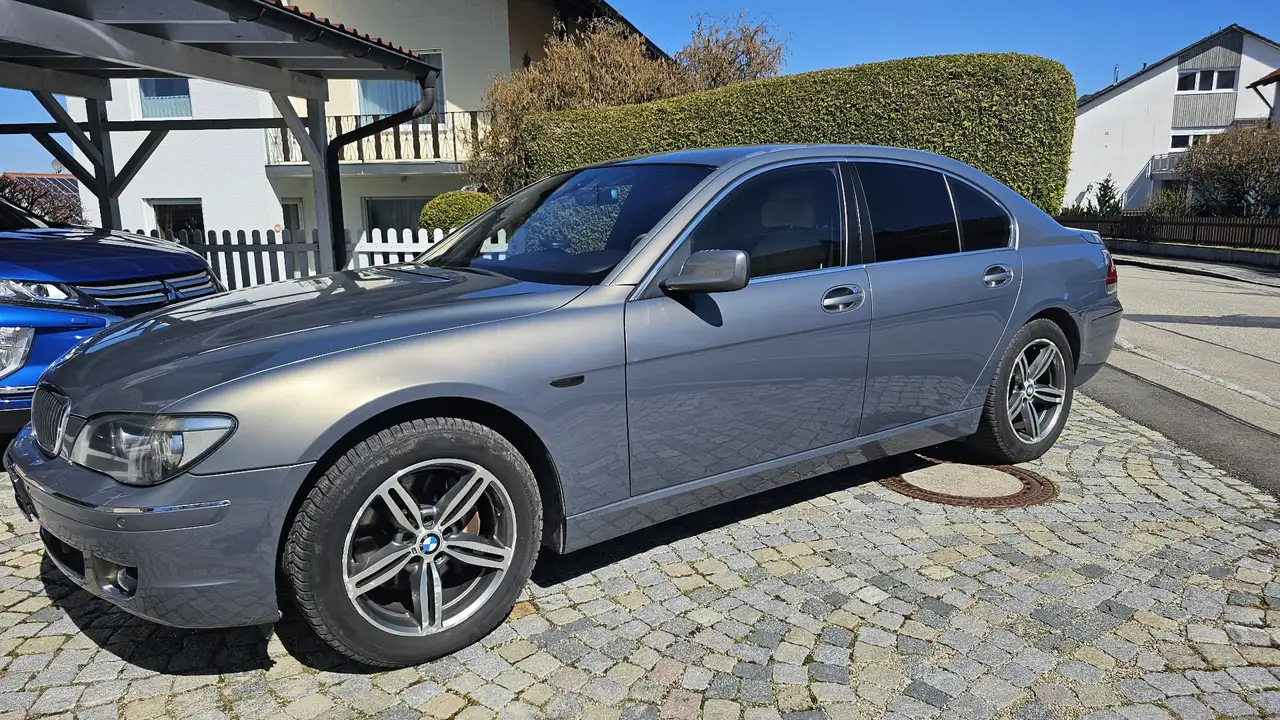 BMW 750