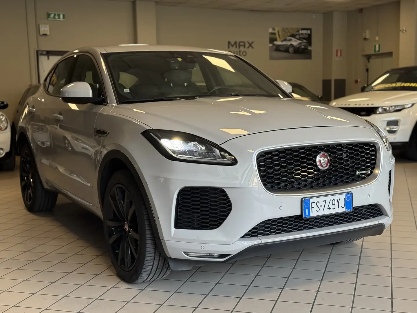 Jaguar E-Pace 2.0d i4 R-Dynamic HSE awd 150cv auto my19 - 1