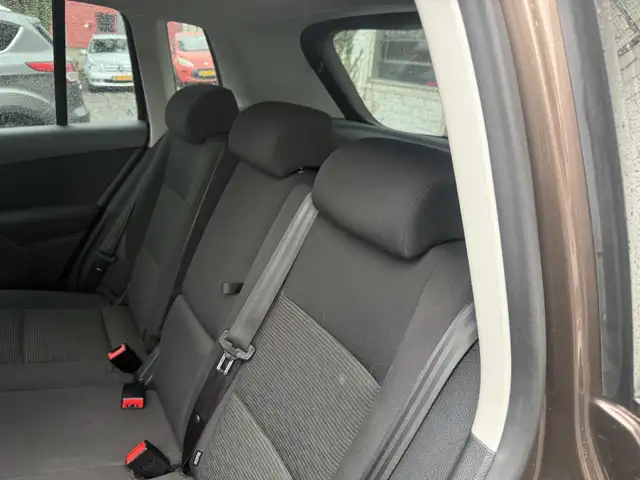 Volkswagen Tiguan view 5