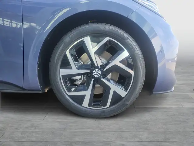 Volkswagen ID.3 view 7